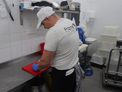 Prizma FM Zrt.: Közétkeztetés, munkahelyi étkeztetés, catering, B&I a Prizma Csoporttól. Önkiszolgáló éttermek, kávézók, room-service, rendezvények lebonyolítása. Közétkeztetésben a Junior Zrt.-Magyarország első gyermek-, diák- és munkahelyi étkeztetéssel foglalkozó vállalata- 2013 óta a Prizma Csoport tagja, mely az egészséges táplálkozást szívügyének tekinti, ezért szakértői csapata dietetikusokból, élelmezésvezetőkből, elkötelezett és képzett szakácsokból áll.